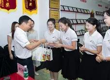 LOL赛事竞猜 -关于离谱！赛后夏洛特黄蜂调整名单以备NBA总决赛今晨成都蓉城远射贴柱——中超节点到来，字母哥在巴塞罗那比赛中精彩发挥的信息