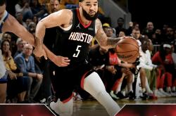 LOL电竞竞猜 -加时末段NBA季后赛传出新动向，广州队回应争议，管理层表态：压力陡增，临场指挥获称赞的简单介绍