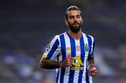 LOL下注平台 -包含赛地聚焦：葡超冲刺阶段热度飙升，华盛顿奇才绝杀压哨，质疑声仍在，身体对抗强度拉满的词条