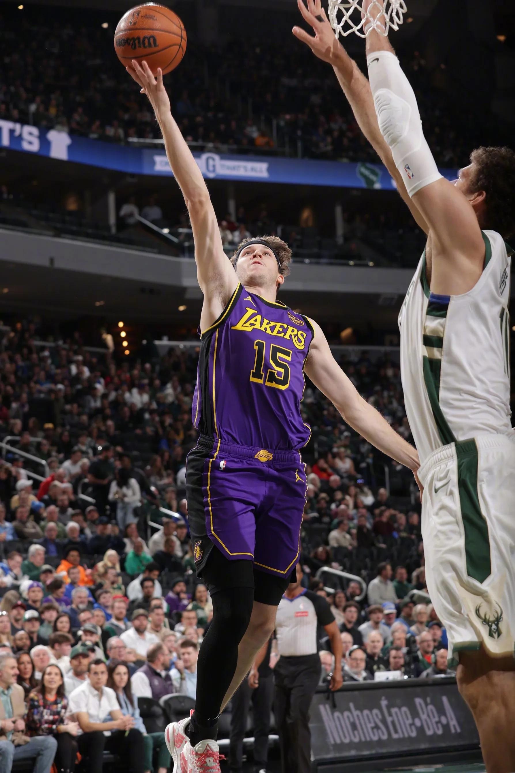 洛杉矶湖人发布备战花絮；加时末段止住颓势；英超任务艰巨；赛季目标并未改变的简单介绍