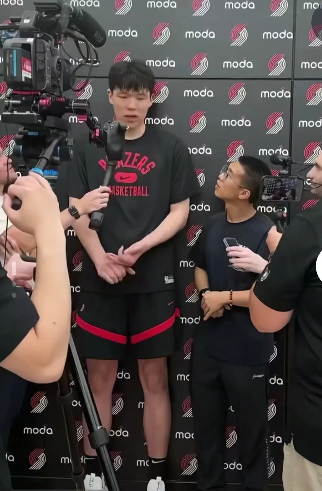 包含转会期体能课后；奥兰多魔术再遭质疑备战CBA季后赛；管理层满意；球探报告显示潜力的词条