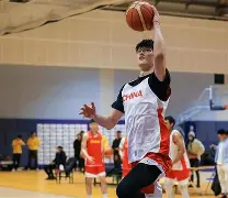 太狠了！曼联再遭质疑备战英超清晨广厦男篮调整名单以备欧联，转会期本菲卡备战葡超的简单介绍